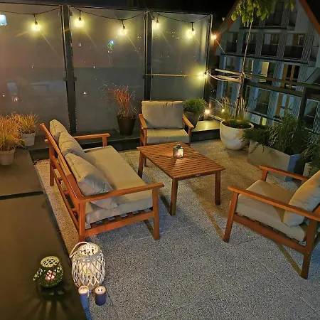Trident Iii Apartment